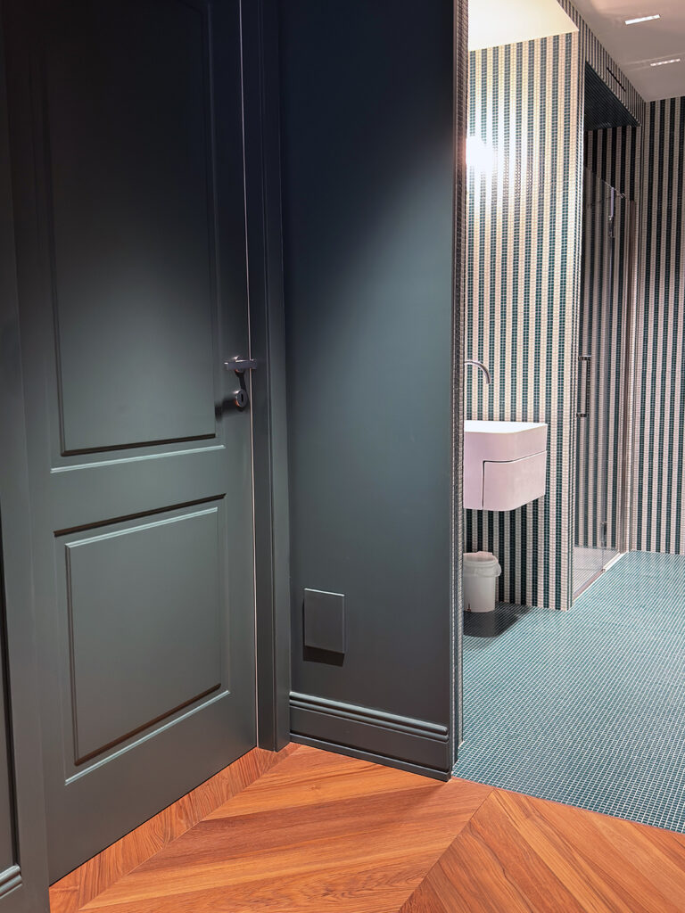 Alumia bagno di servizio